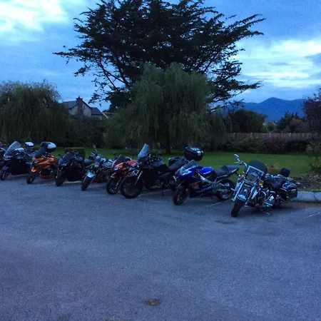 The Gardens Guest לינה וארוחת בוקר קיל איירן