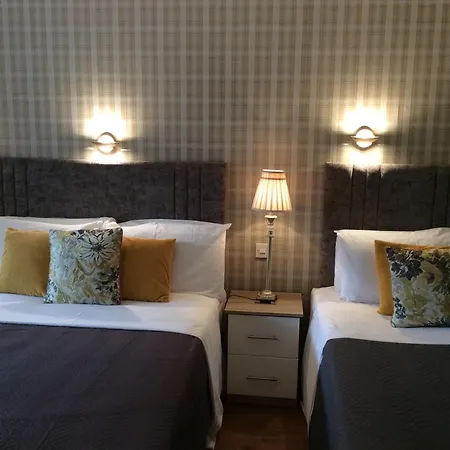 The Gardens Guest לינה וארוחת בוקר קיל איירן